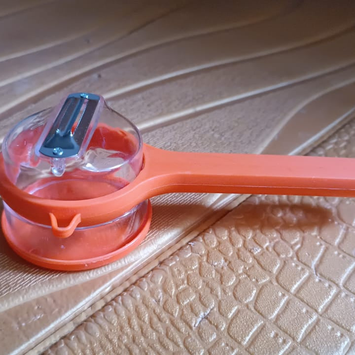 Stainless Steel Peeler With Container (1 Pc)