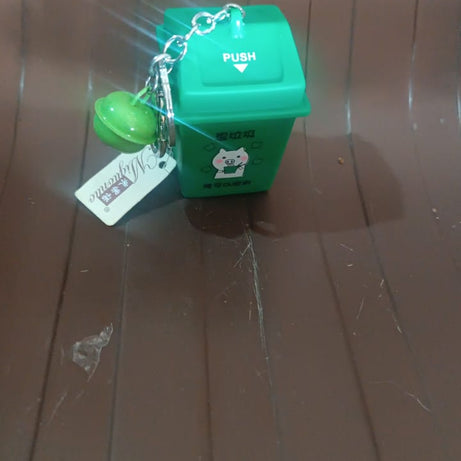 Trash Can Keychain Recycle Can Keyring Novelty Keychain Garbage Classification keyholder for and Adults