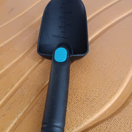 Plastic Heavy Duty Garden Hand Trowel with Measurement Marks (1 Pc)