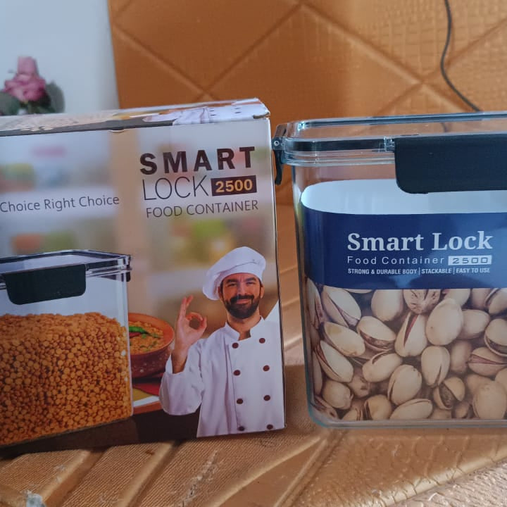 Food Storage Container Airtight Plastic Container with Easy Snap Lids (2500ml / 1 Pc)